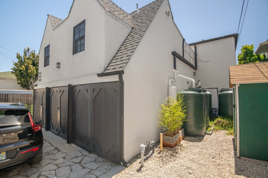 More Photos Of 921-925 16th St, Santa Monica Apartments For Sale