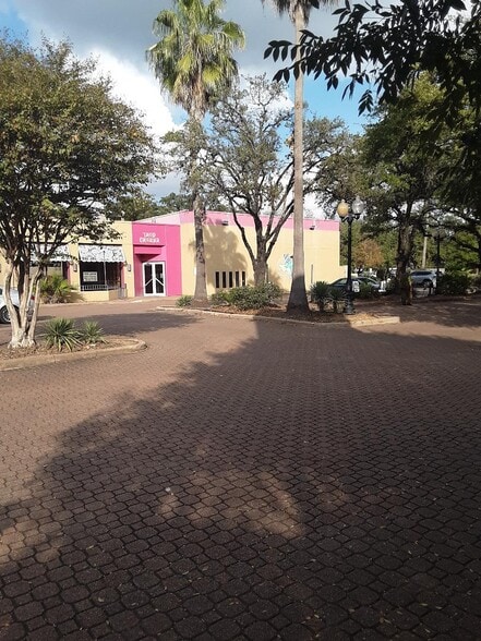 More Photos Of 3905 Kirby Dr, Houston Restaurant For Lease