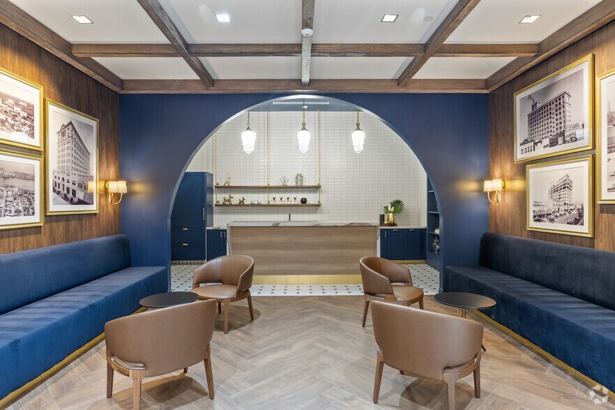 More Photos Of 319 Clematis St, West Palm Beach Office For Lease