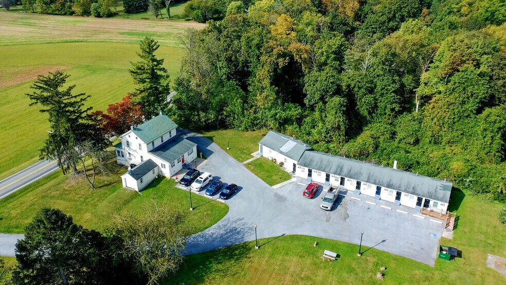 Primary Photo Of 271 Ridge Rd, Spring City Hotel For Sale