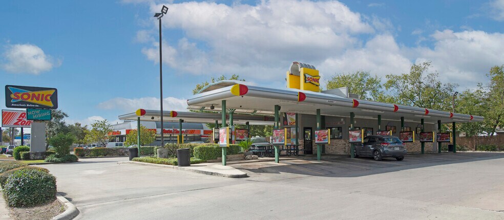 More Photos Of 2301 Blanco Rd, San Antonio Fast Food For Lease