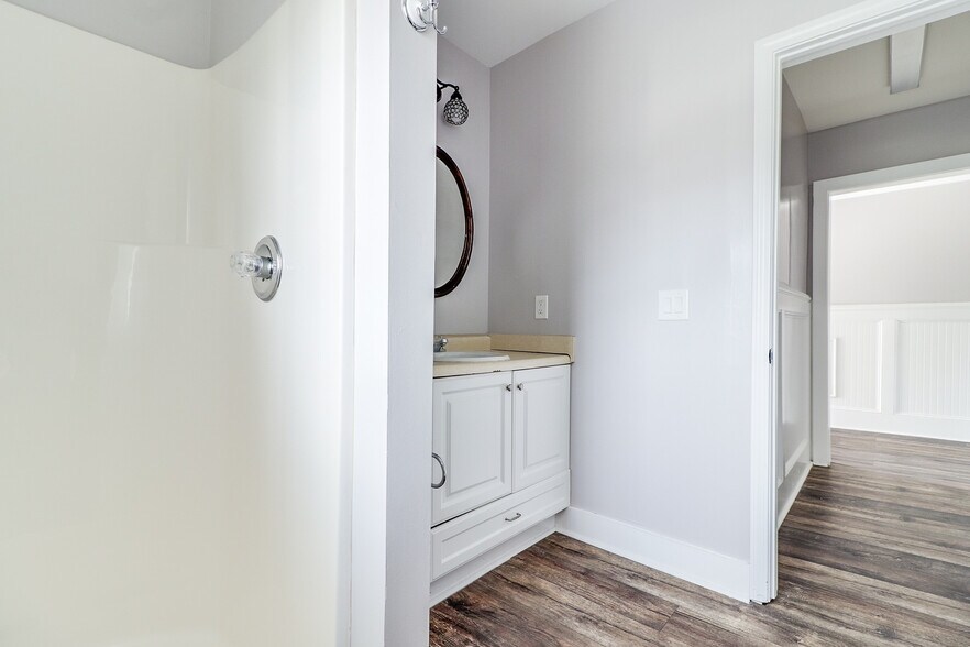 More Photos Of 104 W Candler St, Winder Medical For Sale