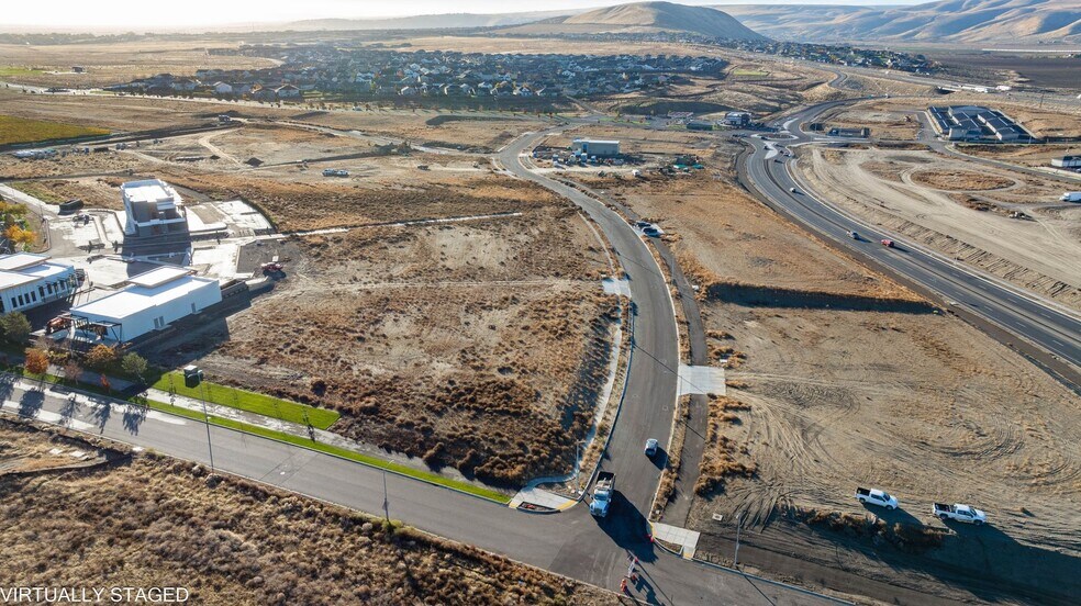 More Photos Of 2233 Gateway Ave., Richland General Retail For Lease