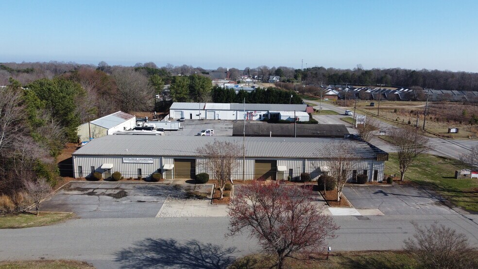 More Photos Of 4086 N NC 16 Business Hwy, Denver Industrial For Lease