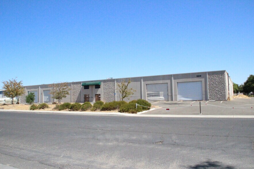 More Photos Of 5849 88th St, Sacramento Warehouse For Sale