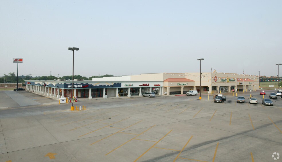 Primary Photo Of 6730-6750 Forest Hill Dr, Forest Hill Freestanding For Lease