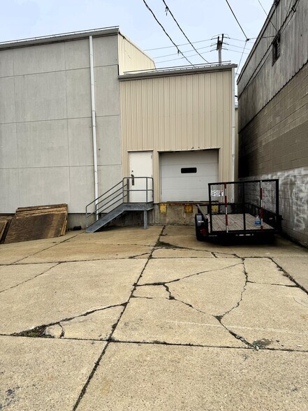 More Photos Of 290 Auburn ave, Buffalo Distribution For Sale