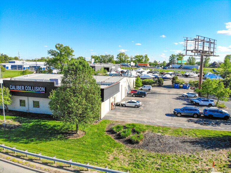 More Photos Of 6947 E Kemper Rd, Cincinnati Auto Repair For Sale