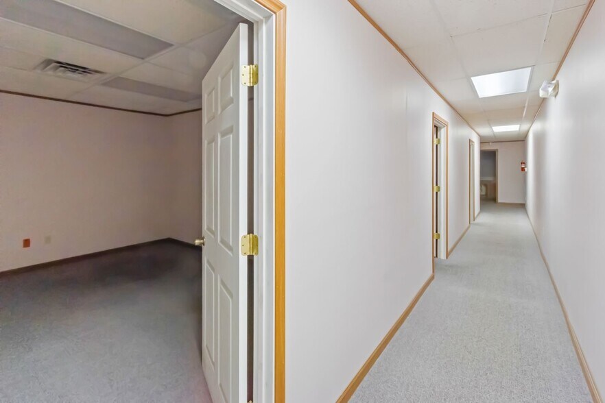 More Photos Of 2317-2323 E Lincolnway, Sterling Medical For Lease