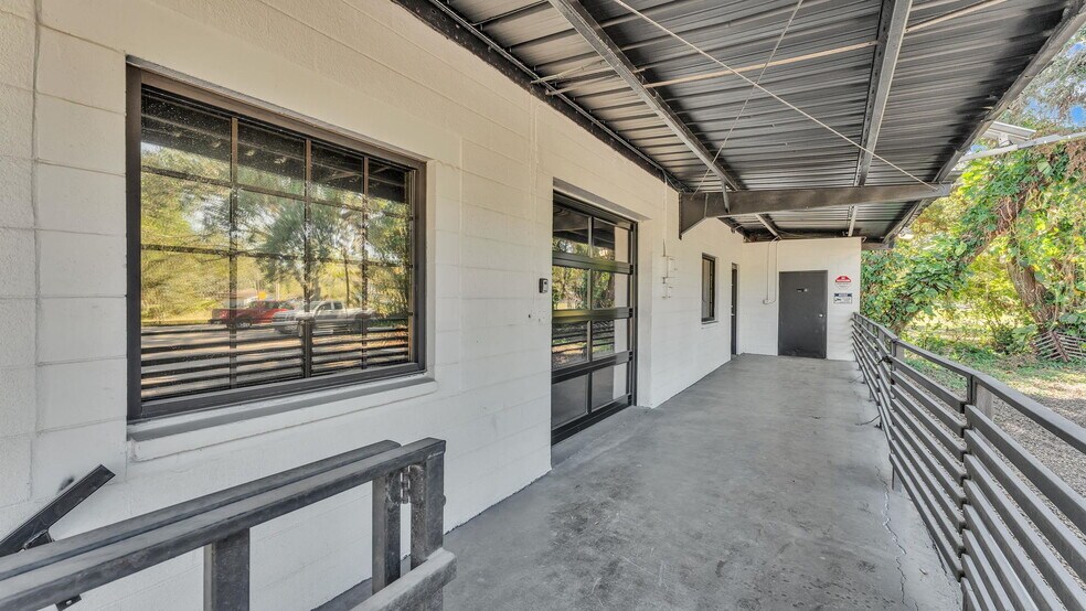 More Photos Of 705 Jerry Smith Rd, Dover Light Manufacturing For Sale