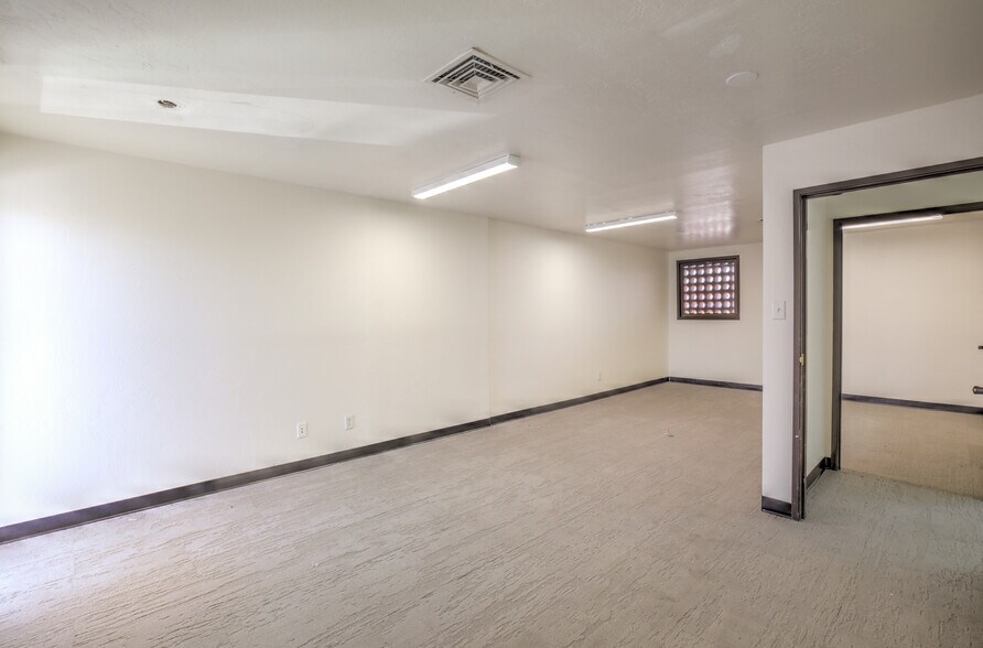 More Photos Of 3320-3340 W Wynn Rd, Las Vegas Office Residential For Lease