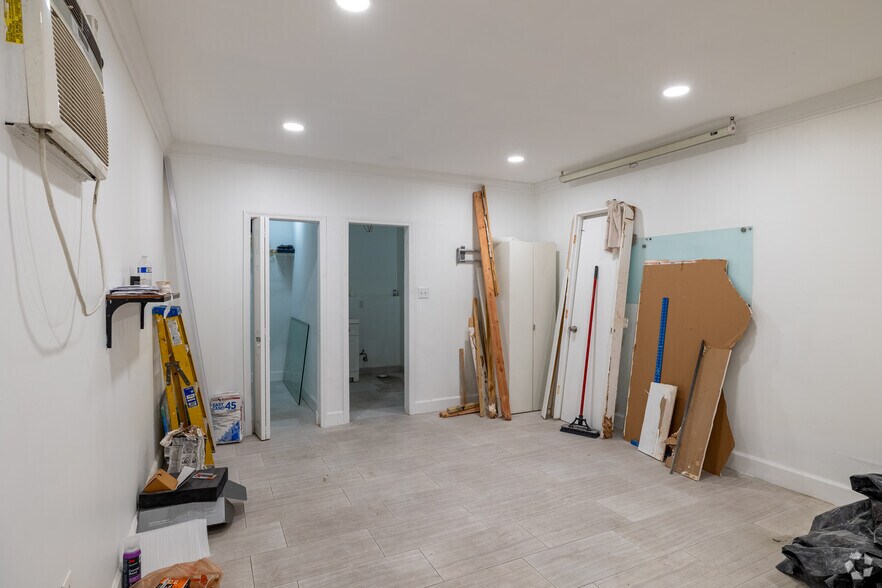 More Photos Of 4305-4325 E 11th Ave, Hialeah Warehouse For Sale