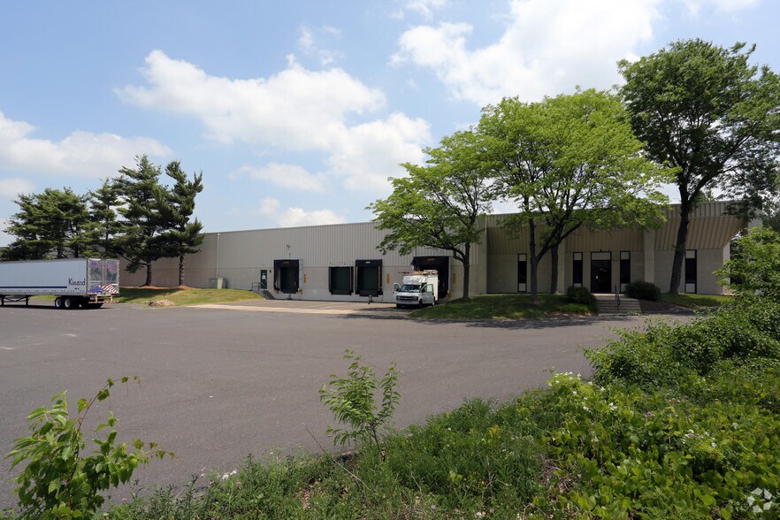More Photos Of 180 Wheeler Ct, Langhorne Distribution For Lease