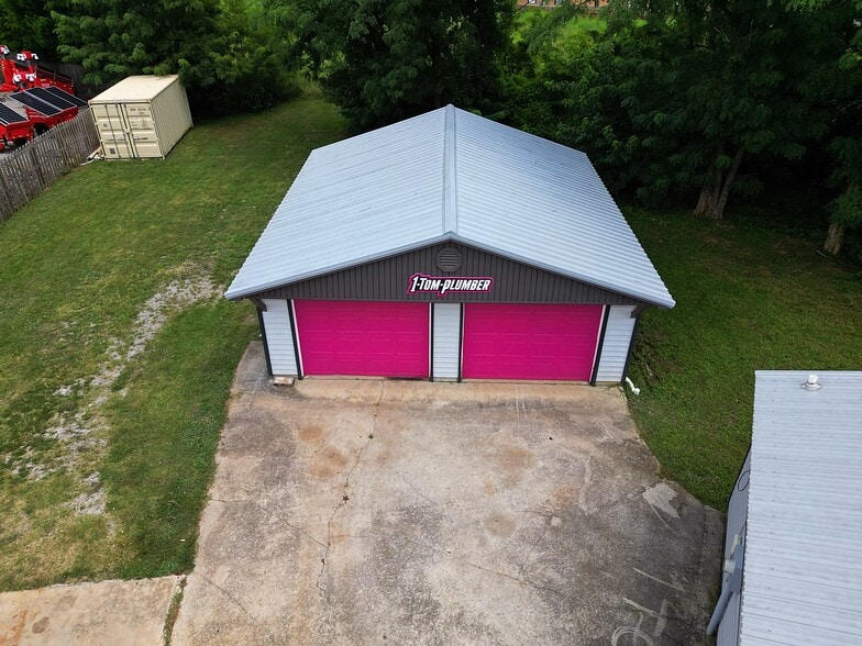 More Photos Of 1916 Jordan Ln NW, Huntsville Freestanding For Sale