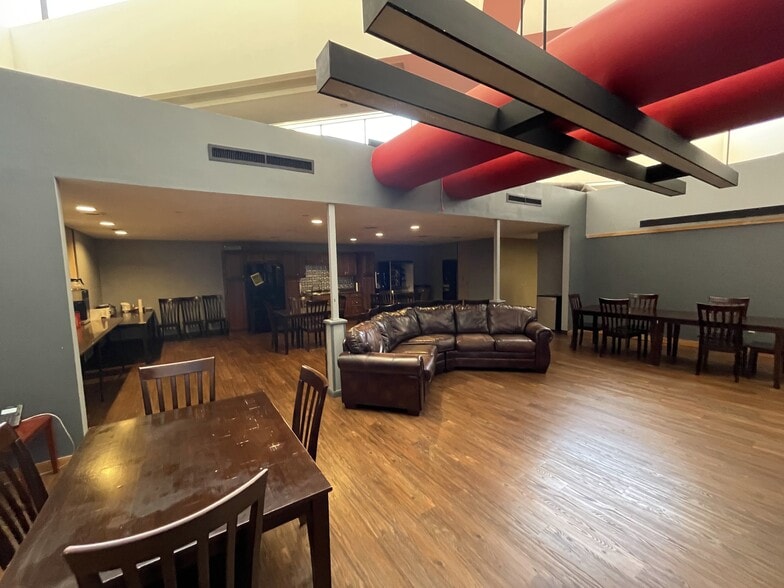 More Photos Of 100 Summit Ave, Hagerstown Office For Sale