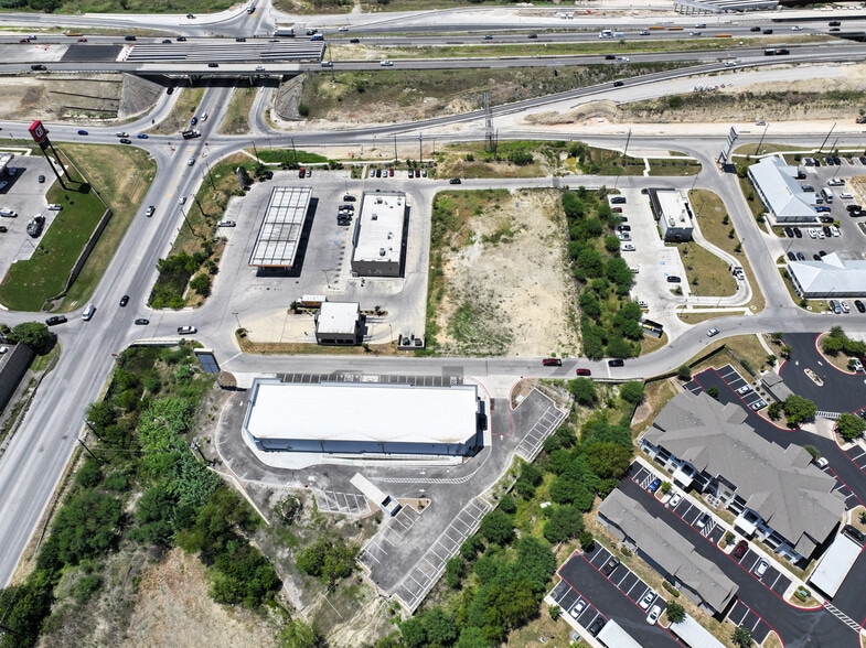 More Photos Of 15319 Lookout Rd, San Antonio General Retail For Lease