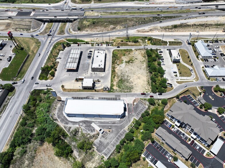 More Photos Of NEC Of Loop 1604 And Lookout Rd, San Antonio General Retail For Lease