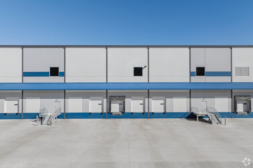 More Photos Of 759 Autonomous Dr, Ridgeville Distribution For Lease