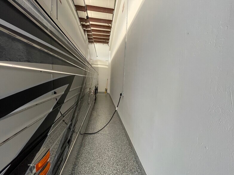 More Photos Of 16291 Innovation Lane, Fort Myers Self Storage For Sale