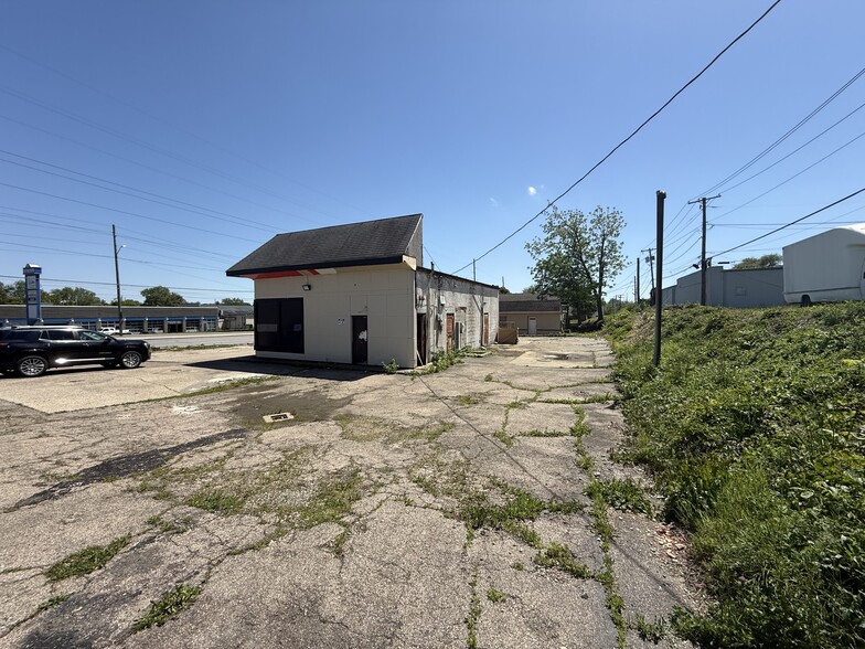 More Photos Of , Indianapolis Unknown For Sale