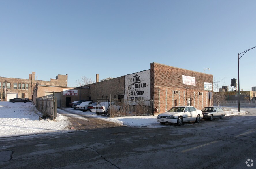 Primary Photo Of 2421 S Wabash Ave, Chicago Warehouse For Lease