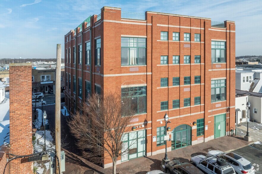 Primary Photo Of 70 S Main St, Freeport Storefront Retail Residential For Lease