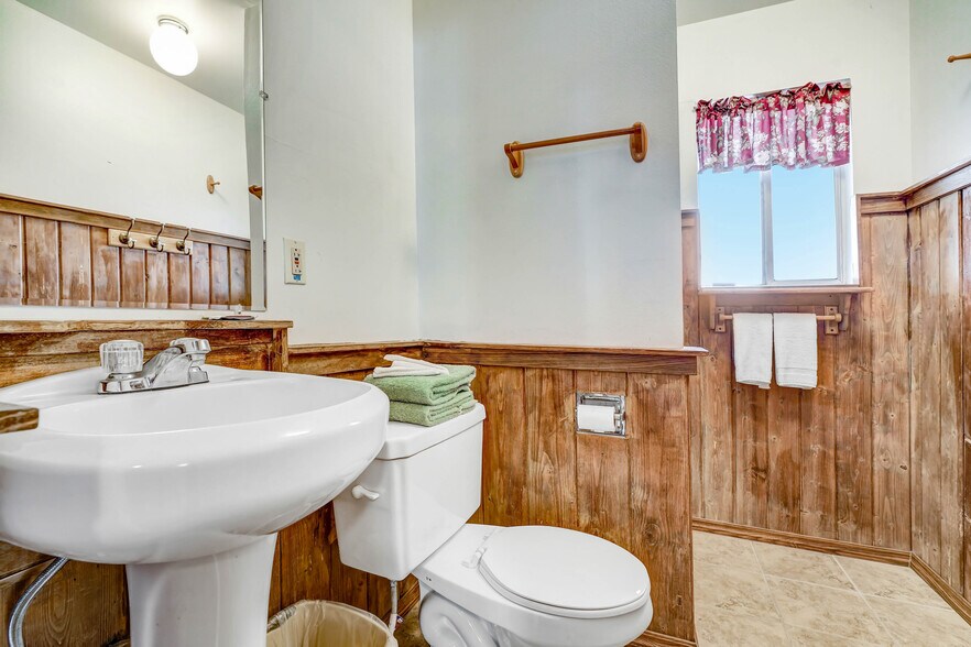 More Photos Of 1054-1098 State Highway 2, Wrightwood Hospitality For Sale