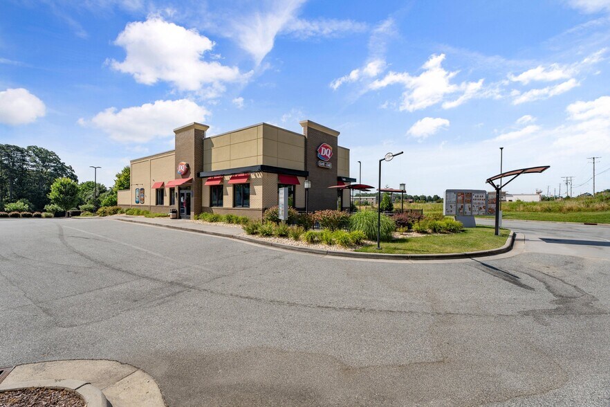 More Photos Of 1458 Jag Branch Blvd, Kernersville Restaurant For Sale