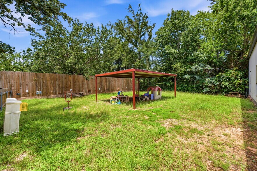 More Photos Of 16737 Sprawling Oaks Dr, Conroe Daycare Center For Sale