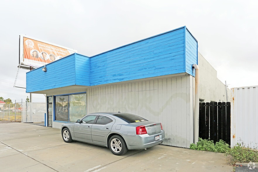 More Photos Of 2621 S Main St, Santa Ana Manufacturing For Sale