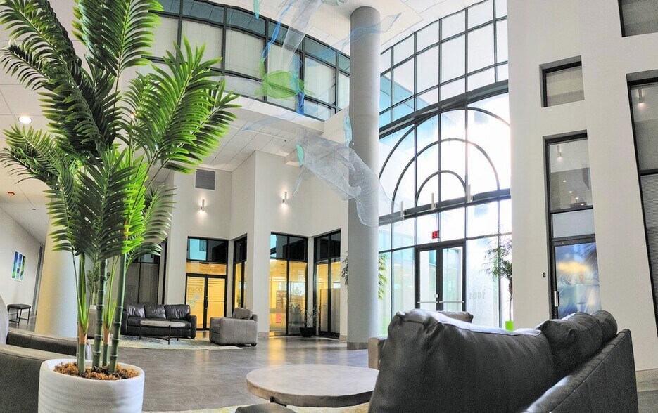 More Photos Of 1401 W Manatee Ave, Bradenton Office For Lease