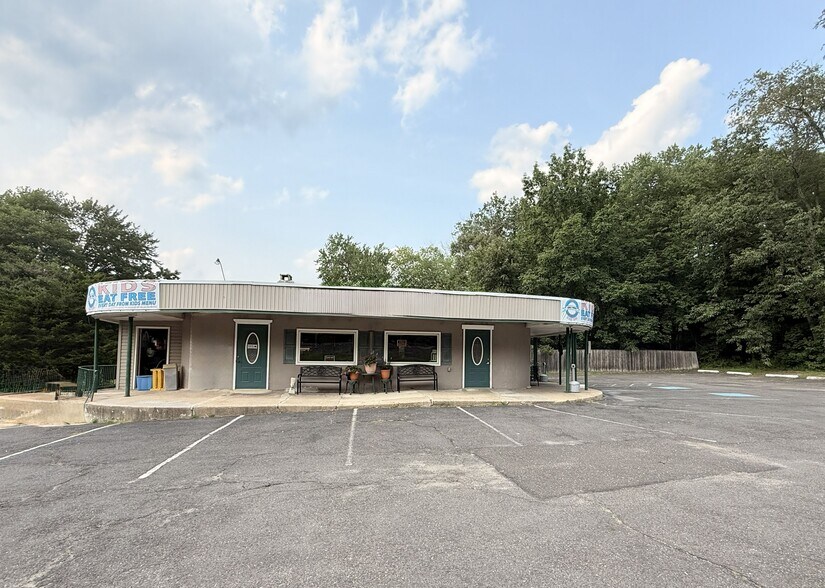 More Photos Of 2825 Marne Hwy, Hainesport Restaurant For Sale