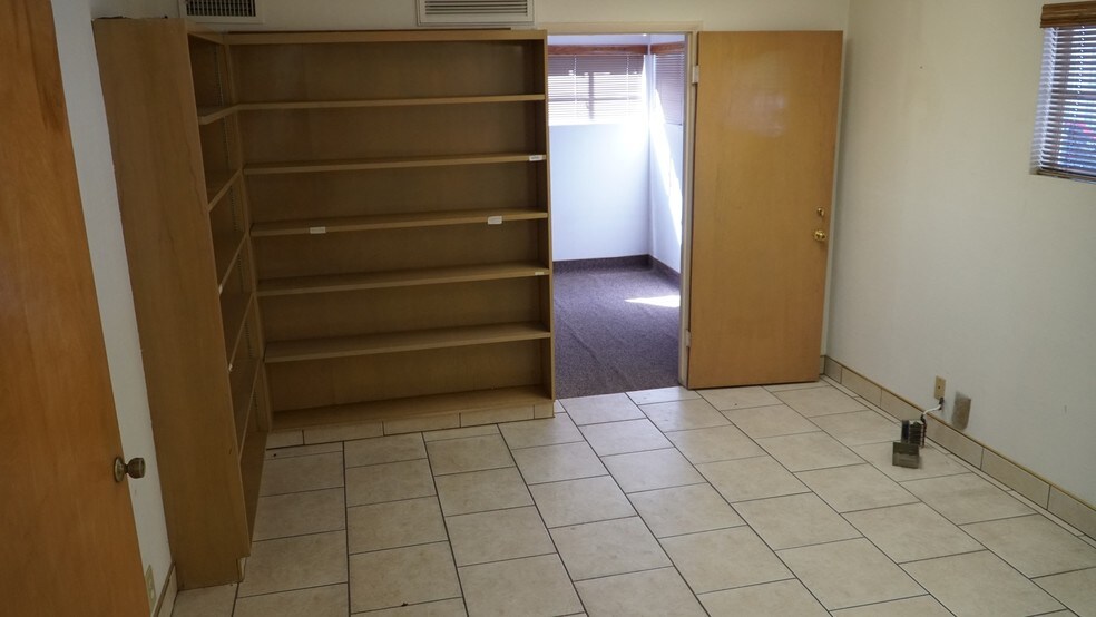 More Photos Of 927 N Fulton St, Fresno Office For Sale