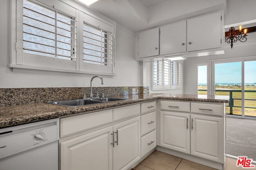 More Photos Of 6515 Vista del Mar, Playa Del Rey Apartments For Sale