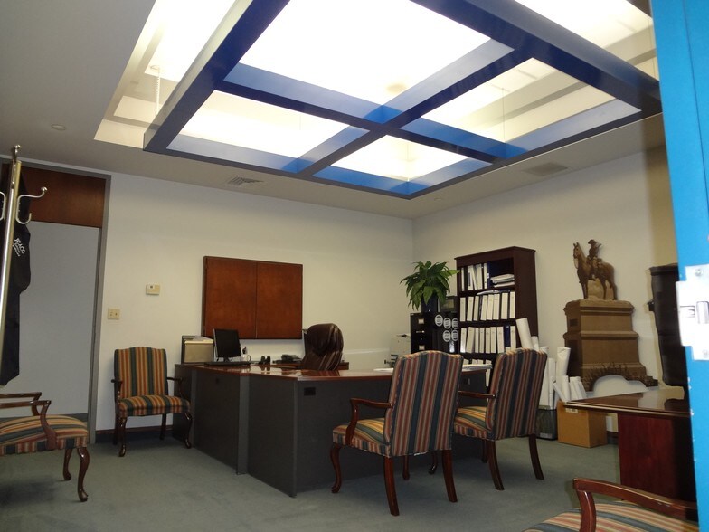 More Photos Of 222 W 6th St, Junction City Office For Sale