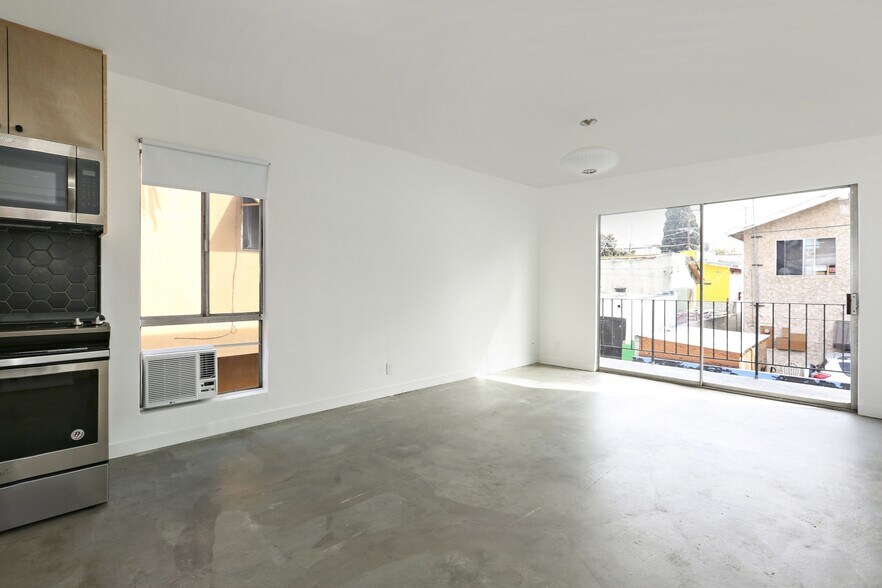 More Photos Of 146 N Vendome St, Los Angeles Apartments For Sale