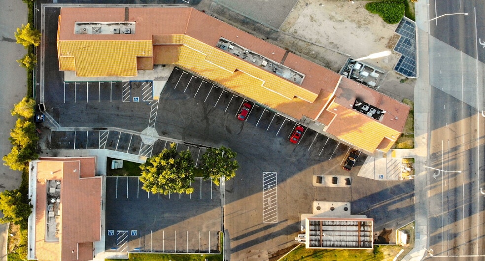 More Photos Of 3759 W Shaw Ave, Fresno Unknown For Lease