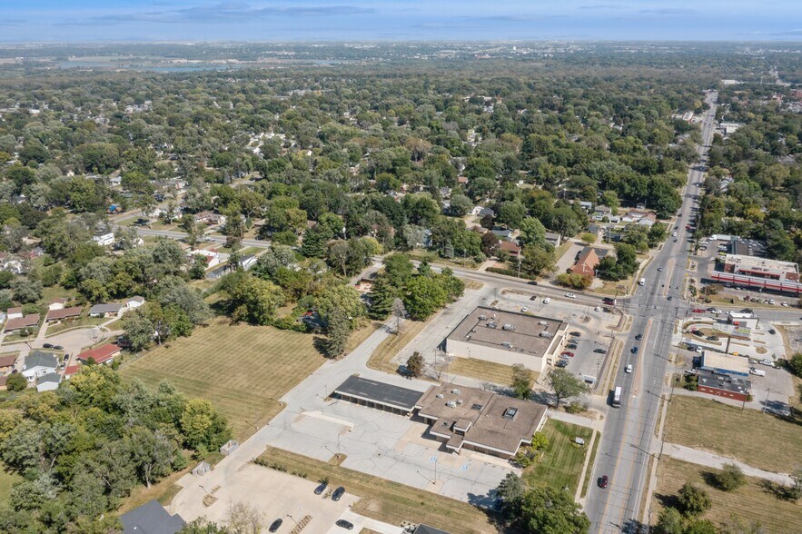 More Photos Of 4505 Douglas Ave, Des Moines General Retail For Sale