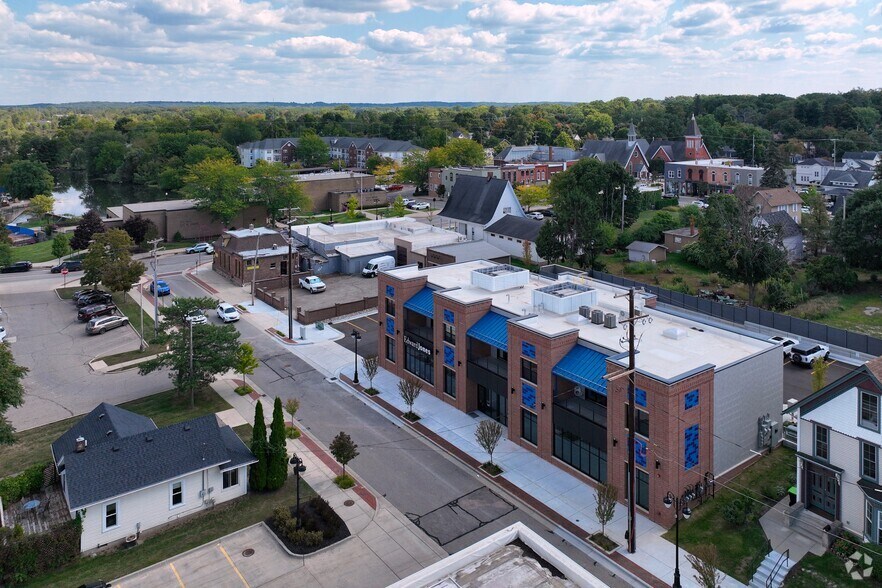 More Photos Of 113 Mill St, Fenton Storefront Retail Residential For Lease