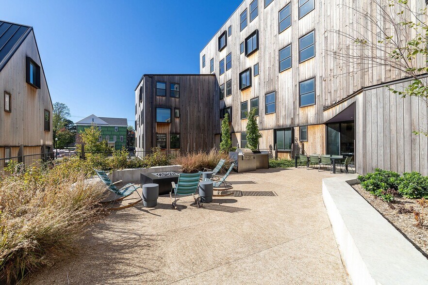 More Photos Of 337 SE 3rd St, Bentonville Apartments For Lease