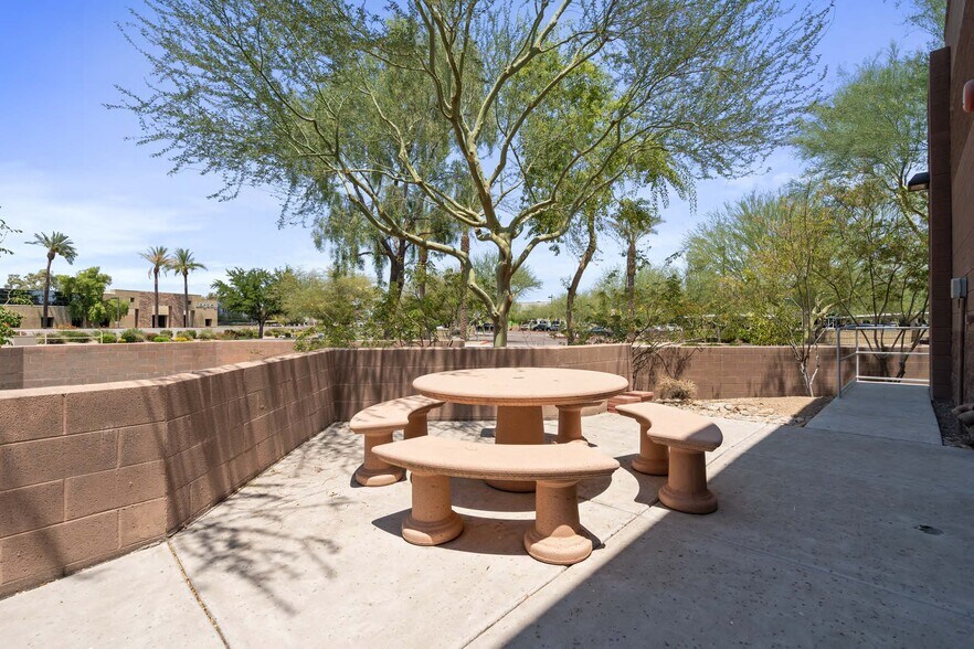 More Photos Of 10621 S 51st St, Phoenix Office Residential For Lease