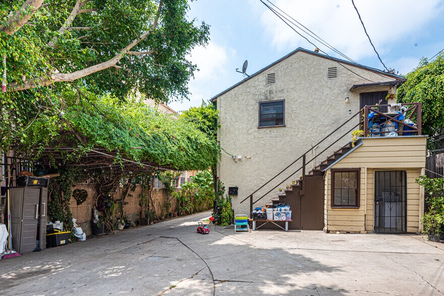 More Photos Of 1728 Granville Ave, Los Angeles Apartments For Sale