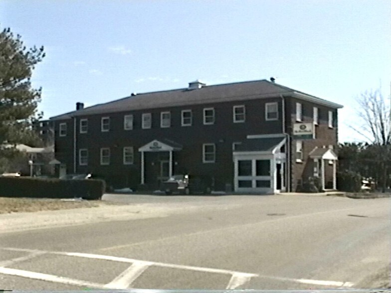 Primary Photo Of 4 Hill Rd, Belmont Office For Sale