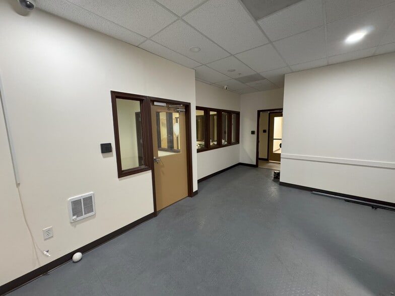 More Photos Of 4446-4450 Park Heights Ave, Baltimore Storefront For Lease