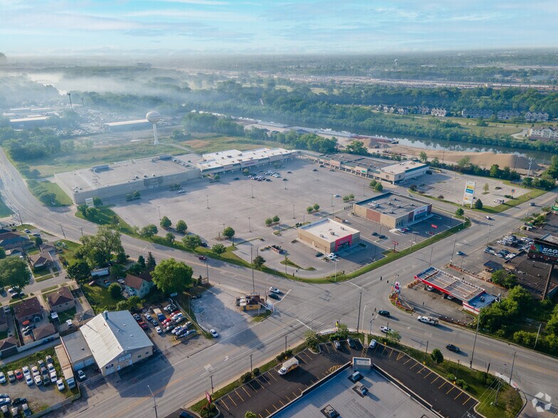 More Photos Of 13001-13085 S Ashland Ave, Calumet Park Unknown For Lease