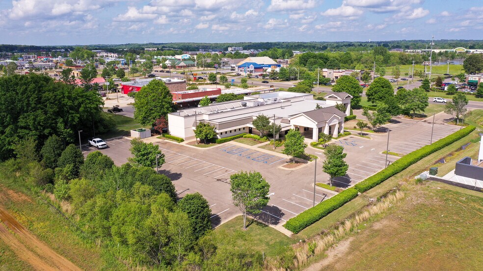 More Photos Of 3353 N Gloster St, Tupelo Medical For Sale