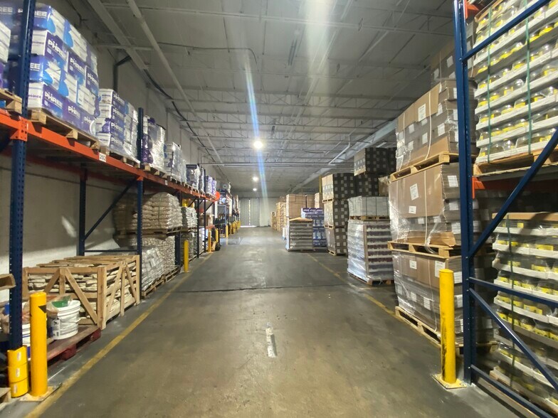 More Photos Of 2792 NW 24th St, Miami Warehouse For Lease
