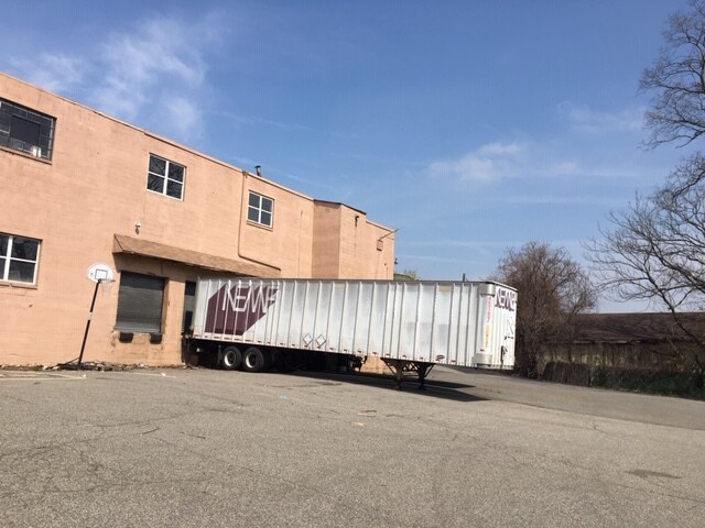 More Photos Of 10 Dell Glen Ave, Lodi Manufacturing For Lease