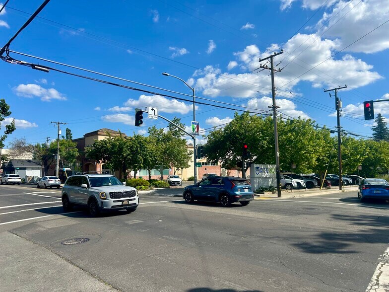 More Photos Of 4830 J St, Sacramento General Retail For Sale