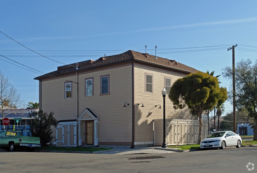 More Photos Of 3300 Broadway St, Sacramento Storefront Retail Office For Lease